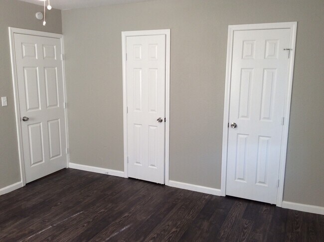 Building Photo - PRE-LEASING FOR AUGUST! 3 Bed/2 Bath Home Near TTU, LCU, and Medical District