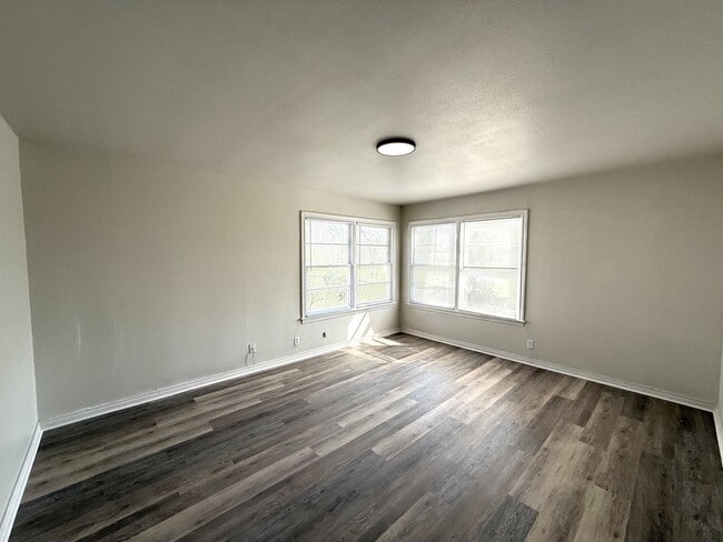 Building Photo - 330 C St