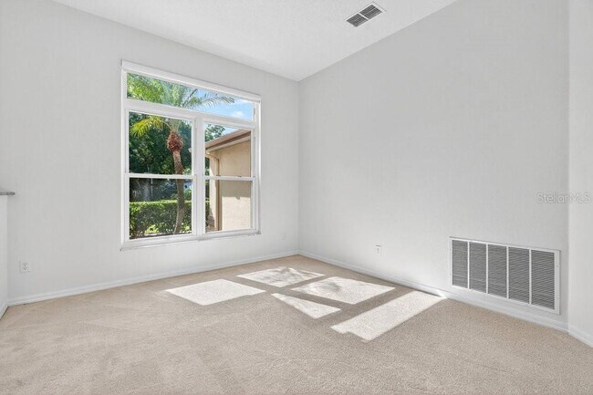 Building Photo - 10337 Pointview Ct