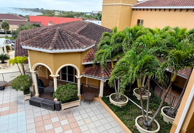 Building Photo - 20 Orange Ave