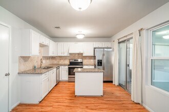 Building Photo - 3006 Whetrock Ln