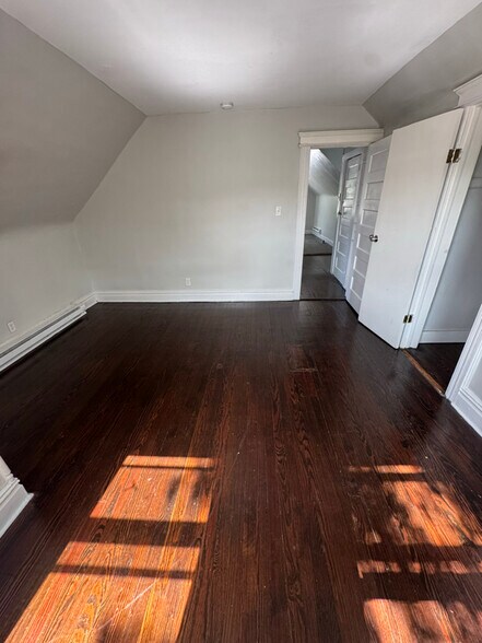 Building Photo - 917 S 17th St