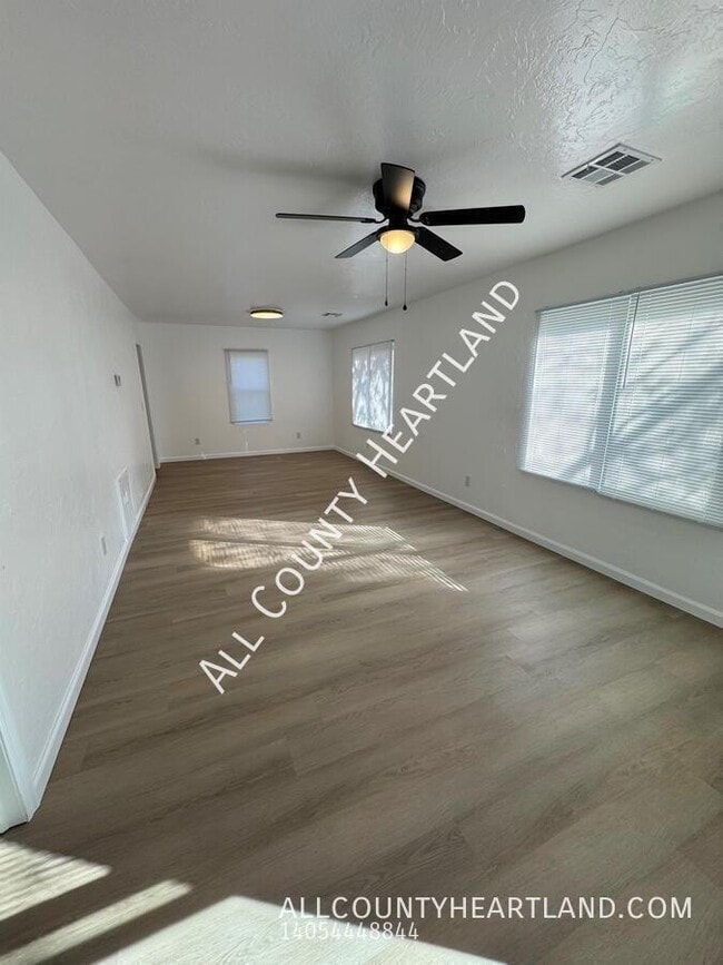 Building Photo - 1700 N Kelham Ave