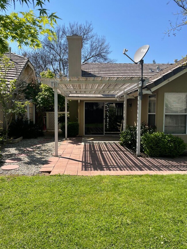 Building Photo - Wonderful home located in the Dominion Com...