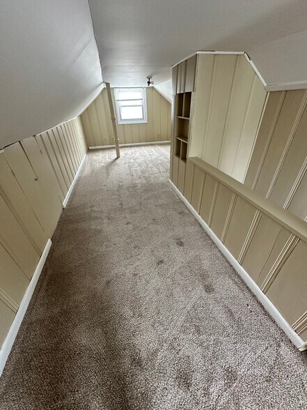 Upstairs bedroom - 1257 Hammel St