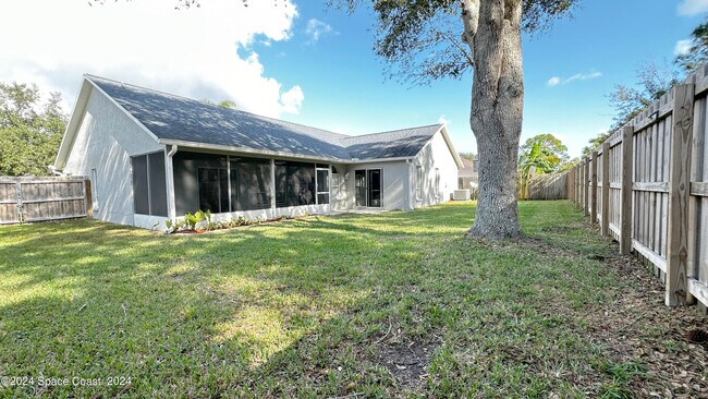 Building Photo - 925 Osprey Ln