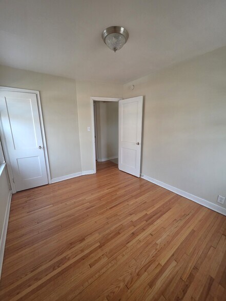 Building Photo - 2056 Bayard Ave