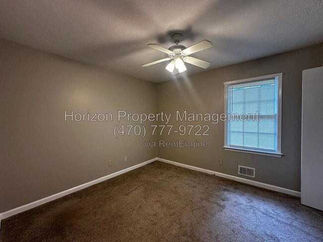 Building Photo - 4014 White Oak Ct NW