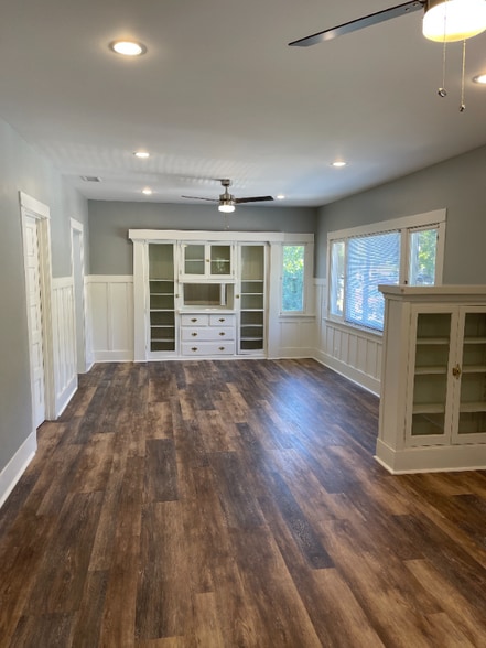 Building Photo - 2510 Elsinore St