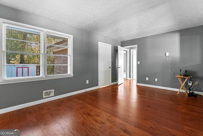 Building Photo - 6418 Briarwood Ct