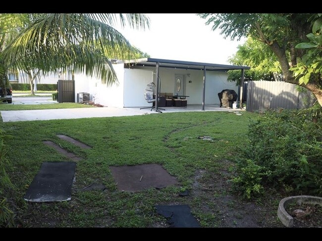 Building Photo - 10770 SW 40th St