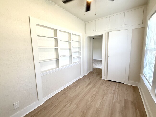 Building Photo - 901 Wolverton St
