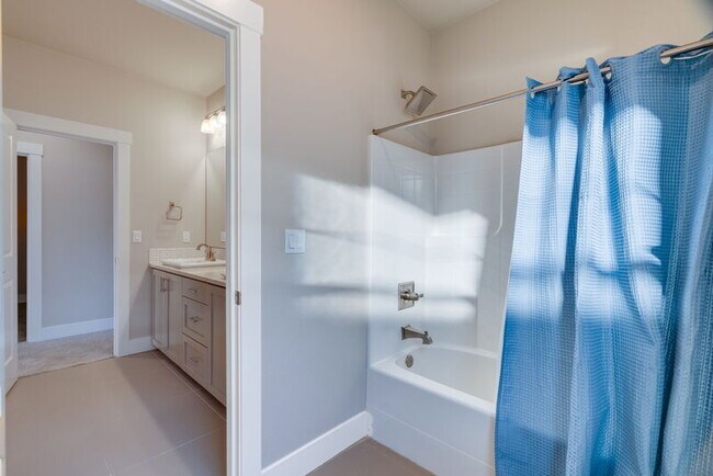 Building Photo - 11741 SW Barcelona St