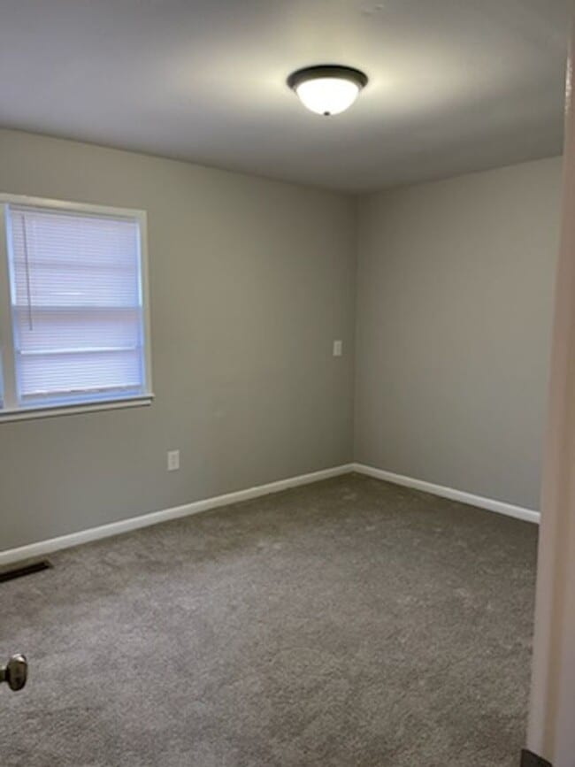 Building Photo - 13205 Hampshire Ct