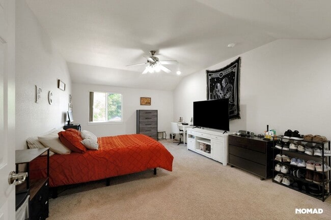 Building Photo - Spacious 4BR Townhome in Greeley