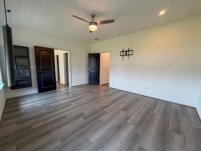 Building Photo - 3101 Emerald Ocean Dr