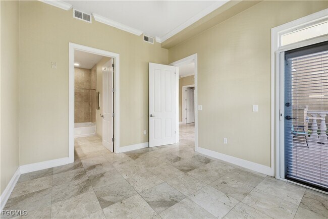 Building Photo - 2825 Palm Beach Blvd