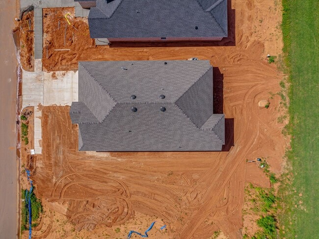 Building Photo - Newer Home available Mid-August 2026- Mustang Park- Storm Shelter