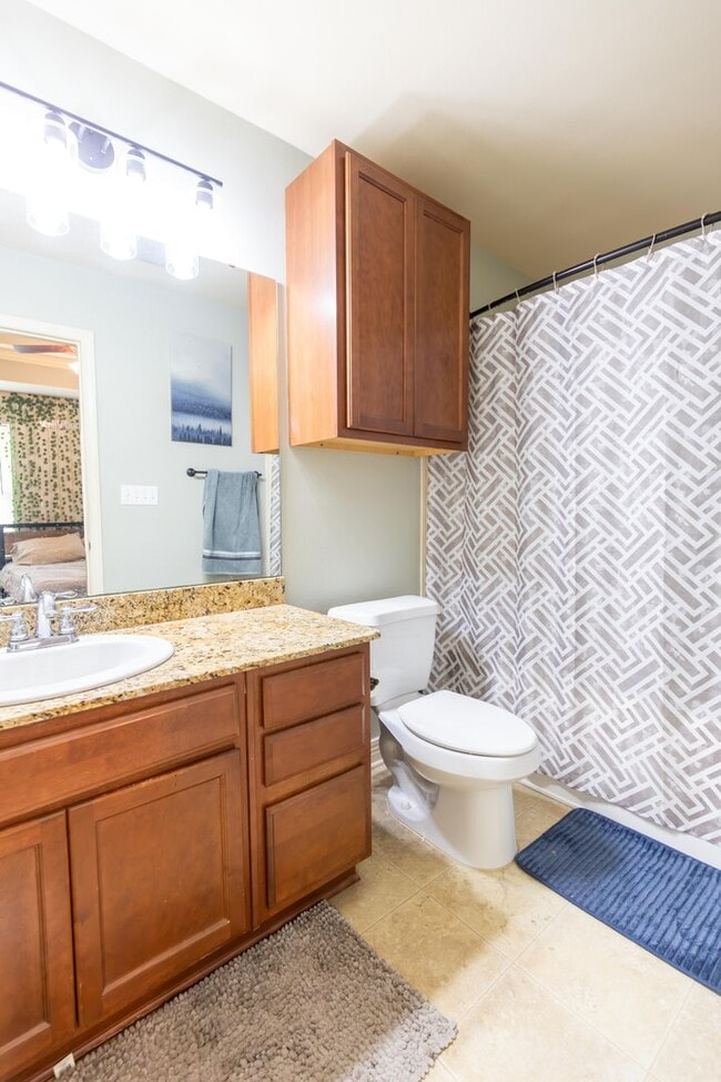 Building Photo - Move-in Ready 3 bed/ 2 bath home in Legacy