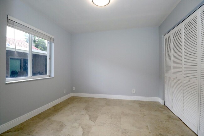 Building Photo - 1466 Mira Vista Cir