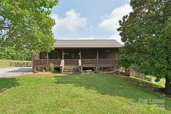 Building Photo - 187 Rustic Rd