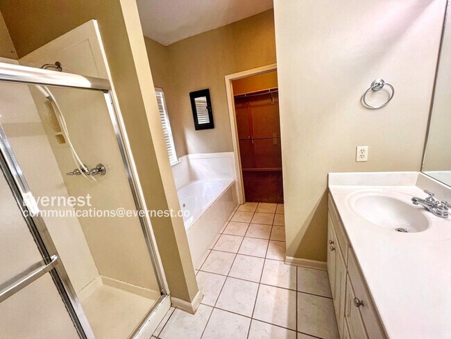 Building Photo - 212 Carnelian Dr