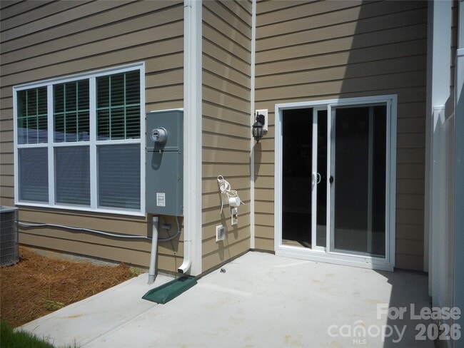 Building Photo - 8731 Harris Lake Ln