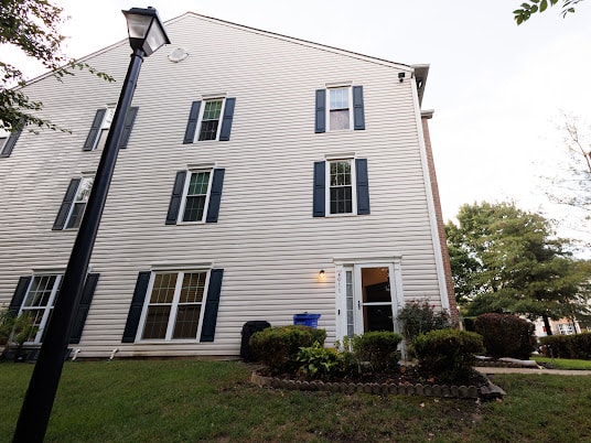 Building Photo - 4011 Eastview Ct