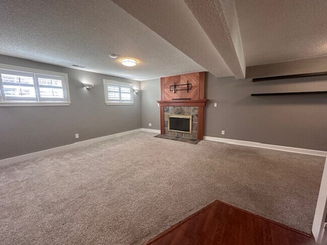 Building Photo - 15054 SE Fairwood Blvd