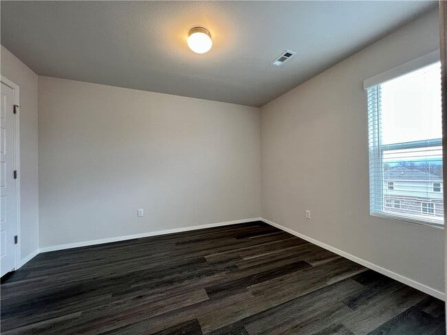 Building Photo - 3201 Red Tail Wy