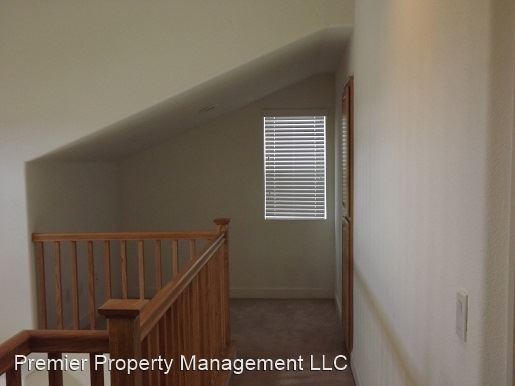 Building Photo - 3 br, 2.5 bath House - 139 Tilbury Ave*