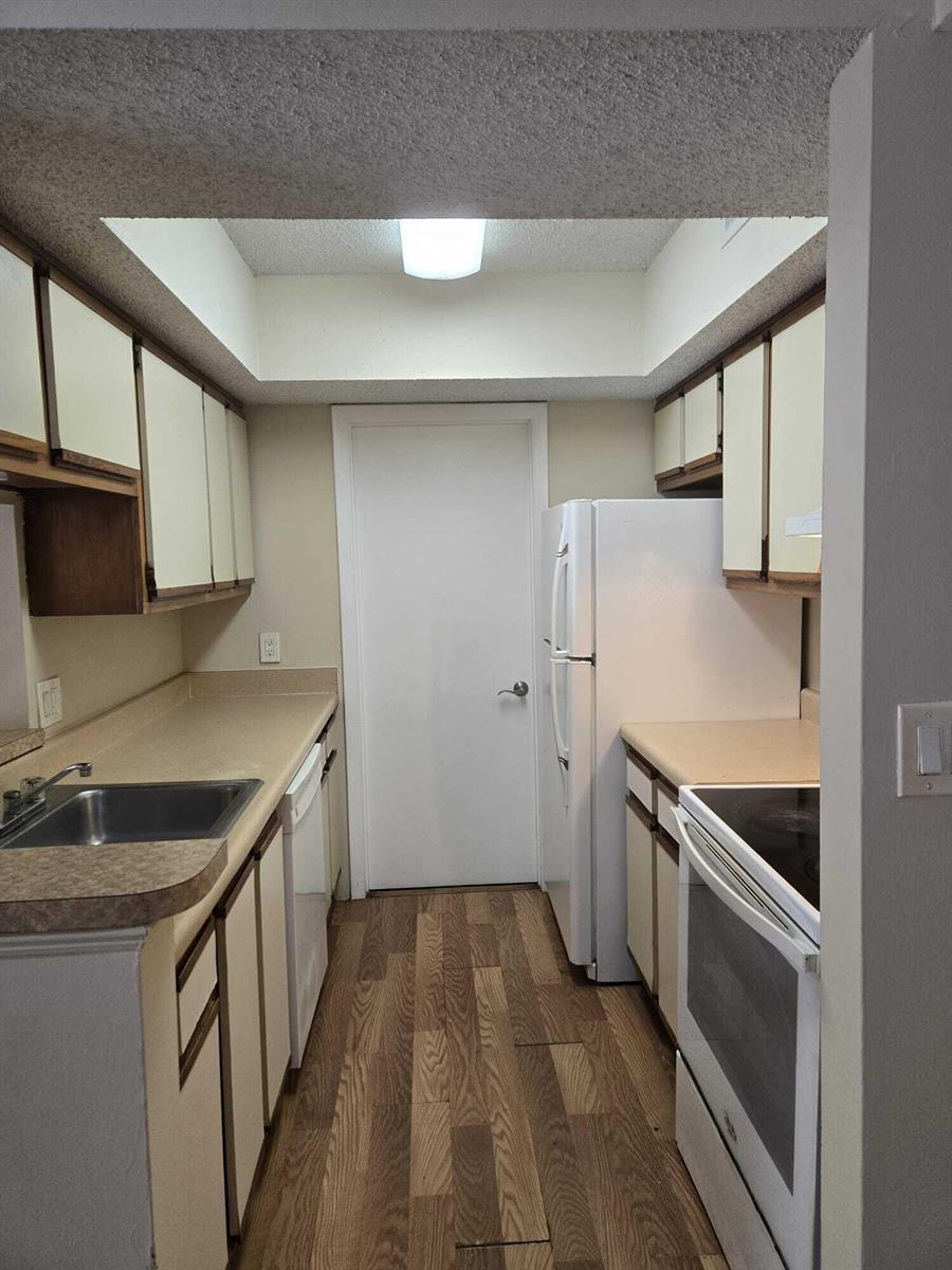 Building Photo - 5780 Rock Island Rd