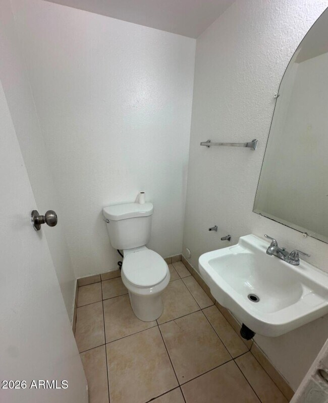 Building Photo - 2674 N 43rd Ave