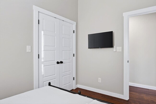 Building Photo - 518 Prospect St