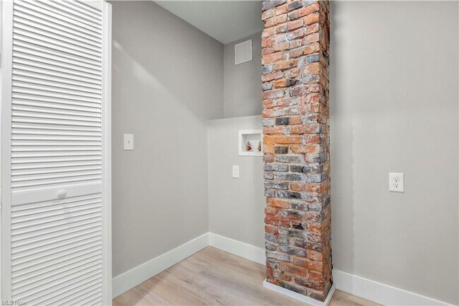 Building Photo - 254 - Whitman