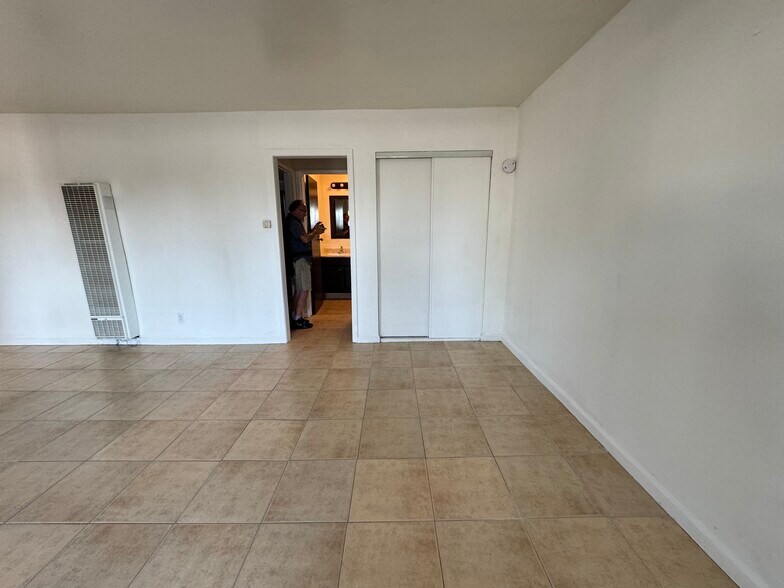 Building Photo - 8800 Cedros Ave