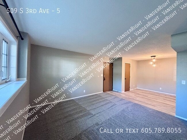 Building Photo - 509 3rd Ave