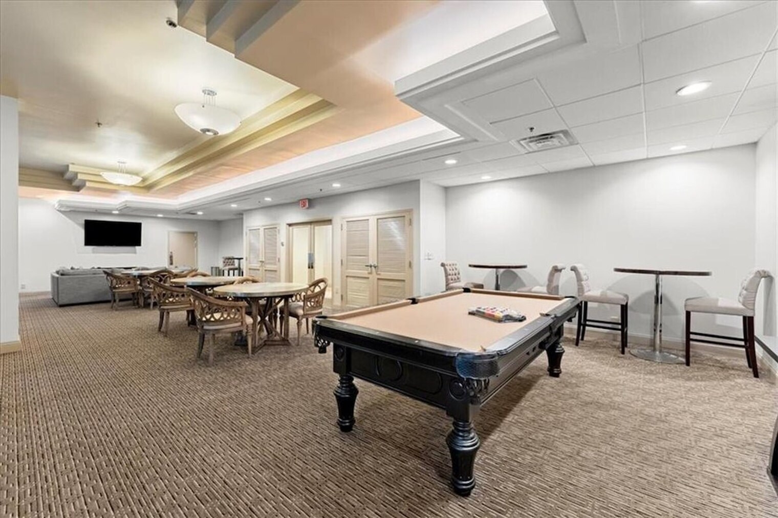 Building Photo - 3481 Lakeside Dr NE