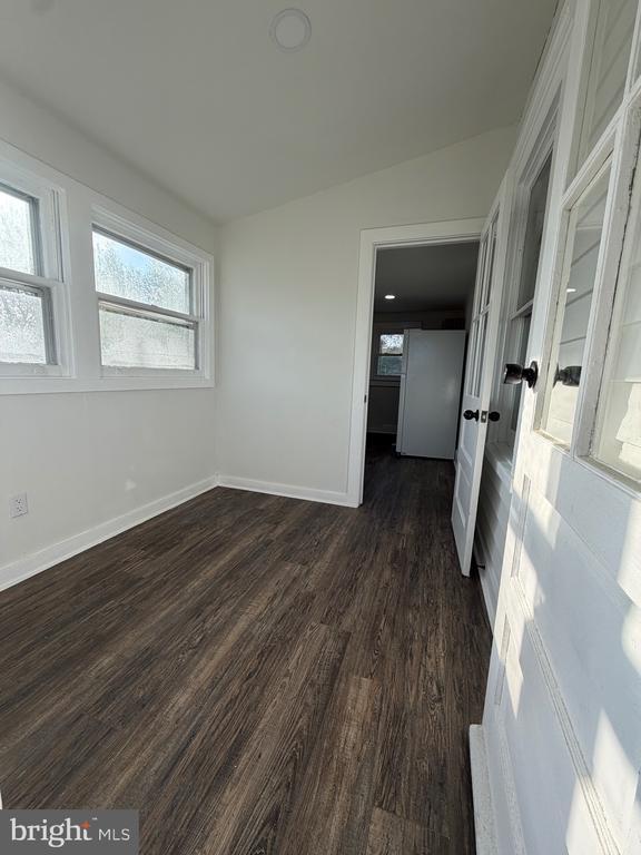 Building Photo - 517 Bentley Ave