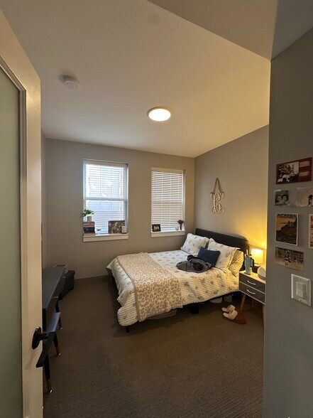 Building Photo - 109 Hemenway St