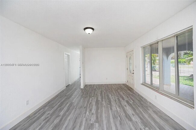 Building Photo - 11950 SW 182nd Terrace