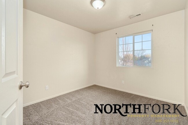 Building Photo - Beautiful Boise Home