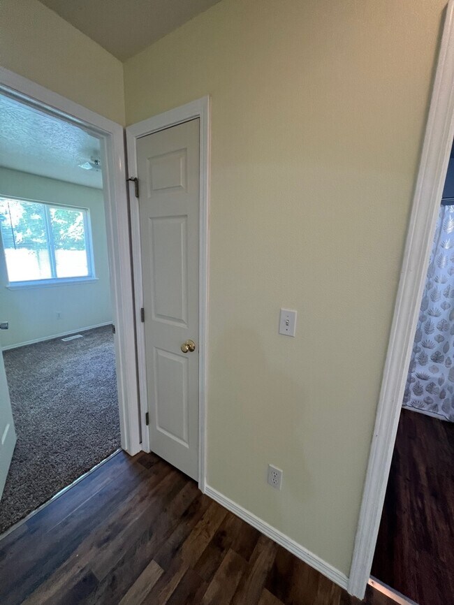 Building Photo - 3 Bed 2 Bath House in Nampa!