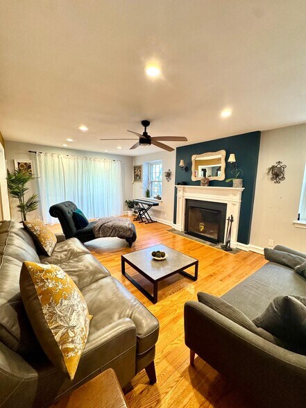 Building Photo - 611 Harvard Rd