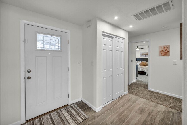 Building Photo - FULLY FURNISHED MOUNTAIN VIEW RETREAT with HOT TUB, RV PARKING & NO HOA