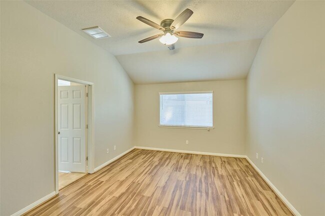 Building Photo - 3733 Breckenridge Dr