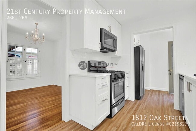 Building Photo - 1812 Oak St