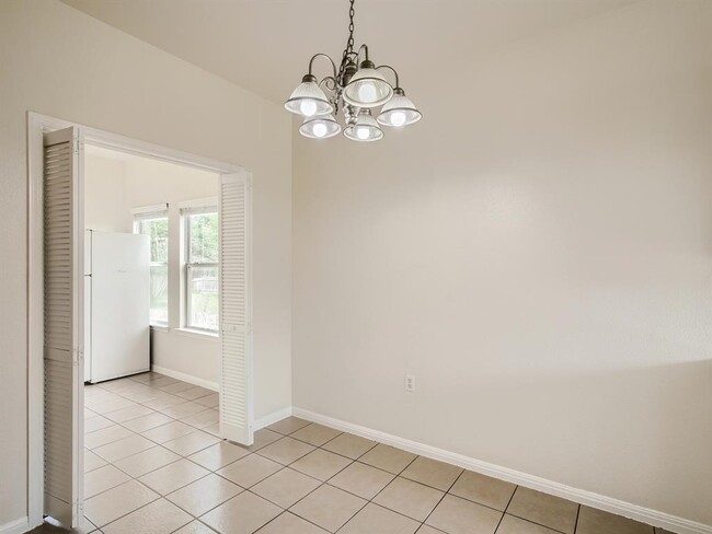 Building Photo - 6102 Reicher Dr