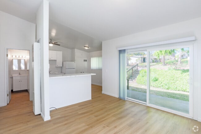 1BR, 1BA - Remodeled 624SF - Living Room - Six Hundred Park Avenue