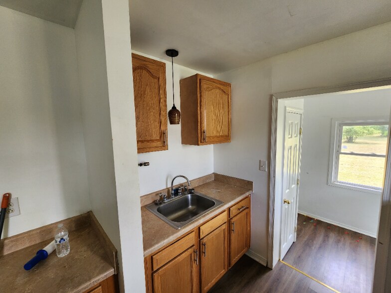 Building Photo - 248 S Hellertown Ave